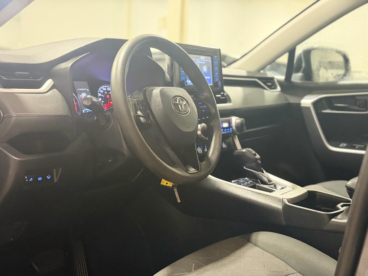 2019 Toyota RAV4 FWD LE Photo