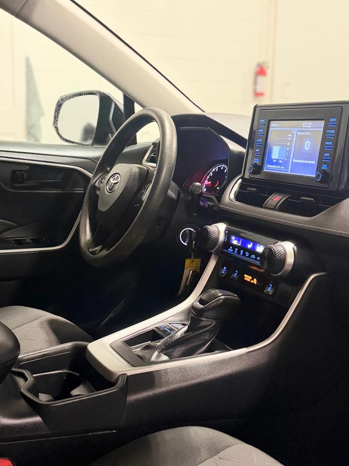 2019 Toyota RAV4 FWD LE Photo