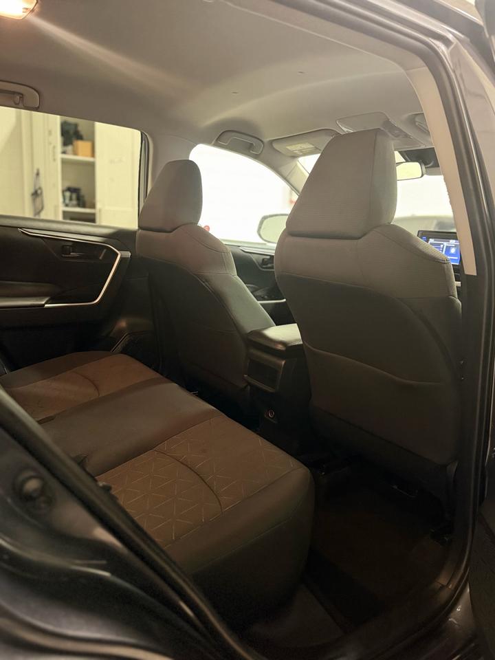 2019 Toyota RAV4 FWD LE Photo