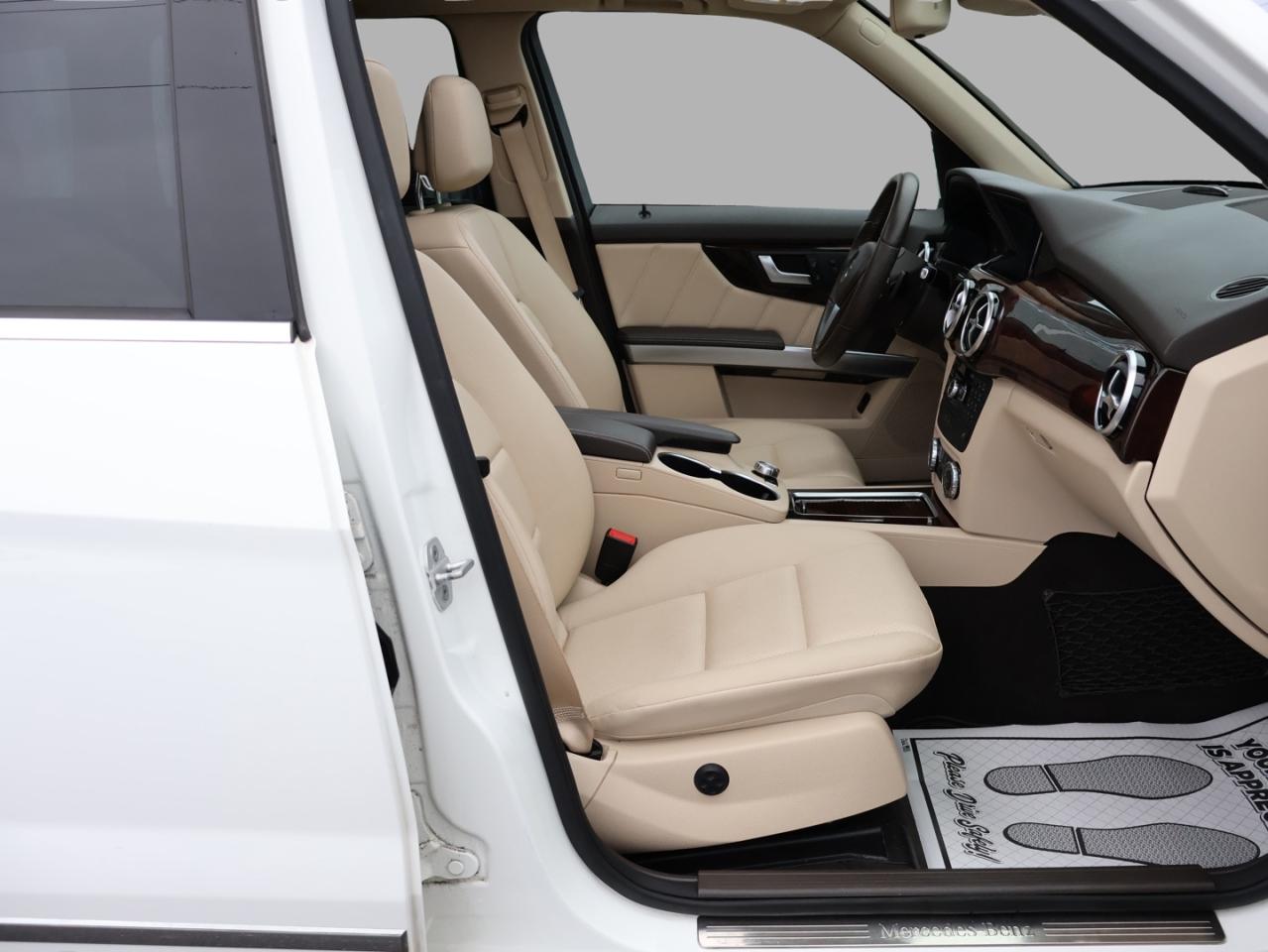 2015 Mercedes-Benz GLK-Class GLK250 BLUE-TEC AWD *DIESEL*1 ONWER*M.B MAINTAIN* CAMERA NAV BLUETOOTH LEATHER HEATED SEATS PANO ROOF CRUISE ALLOYS Photo