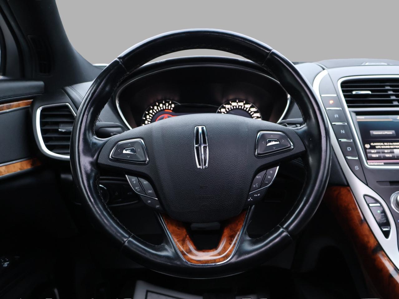 2016 Lincoln MKX V6 RESERVE AWD CERTIFIED *1 OWNER*ACCIDENT FREE* CAMERA NAV BLUETOOTH LEATHER HEATED SEATS PANO ROOF CRUISE ALLOYS Photo