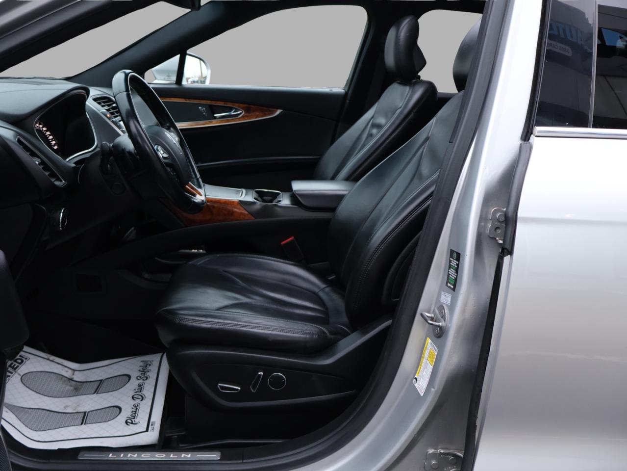 2016 Lincoln MKX V6 RESERVE AWD CERTIFIED *1 OWNER*ACCIDENT FREE* CAMERA NAV BLUETOOTH LEATHER HEATED SEATS PANO ROOF CRUISE ALLOYS Photo