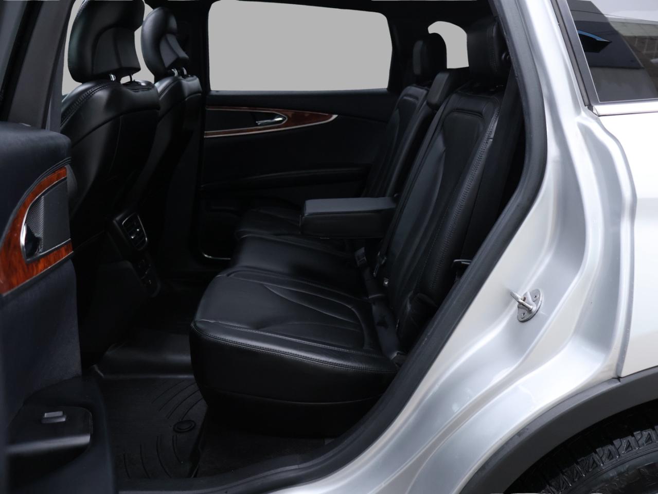 2016 Lincoln MKX V6 RESERVE AWD CERTIFIED *1 OWNER*ACCIDENT FREE* CAMERA NAV BLUETOOTH LEATHER HEATED SEATS PANO ROOF CRUISE ALLOYS Photo