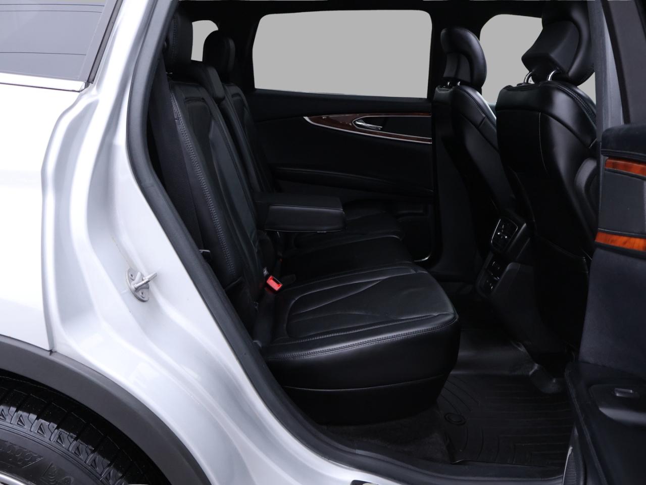 2016 Lincoln MKX V6 RESERVE AWD CERTIFIED *1 OWNER*ACCIDENT FREE* CAMERA NAV BLUETOOTH LEATHER HEATED SEATS PANO ROOF CRUISE ALLOYS Photo