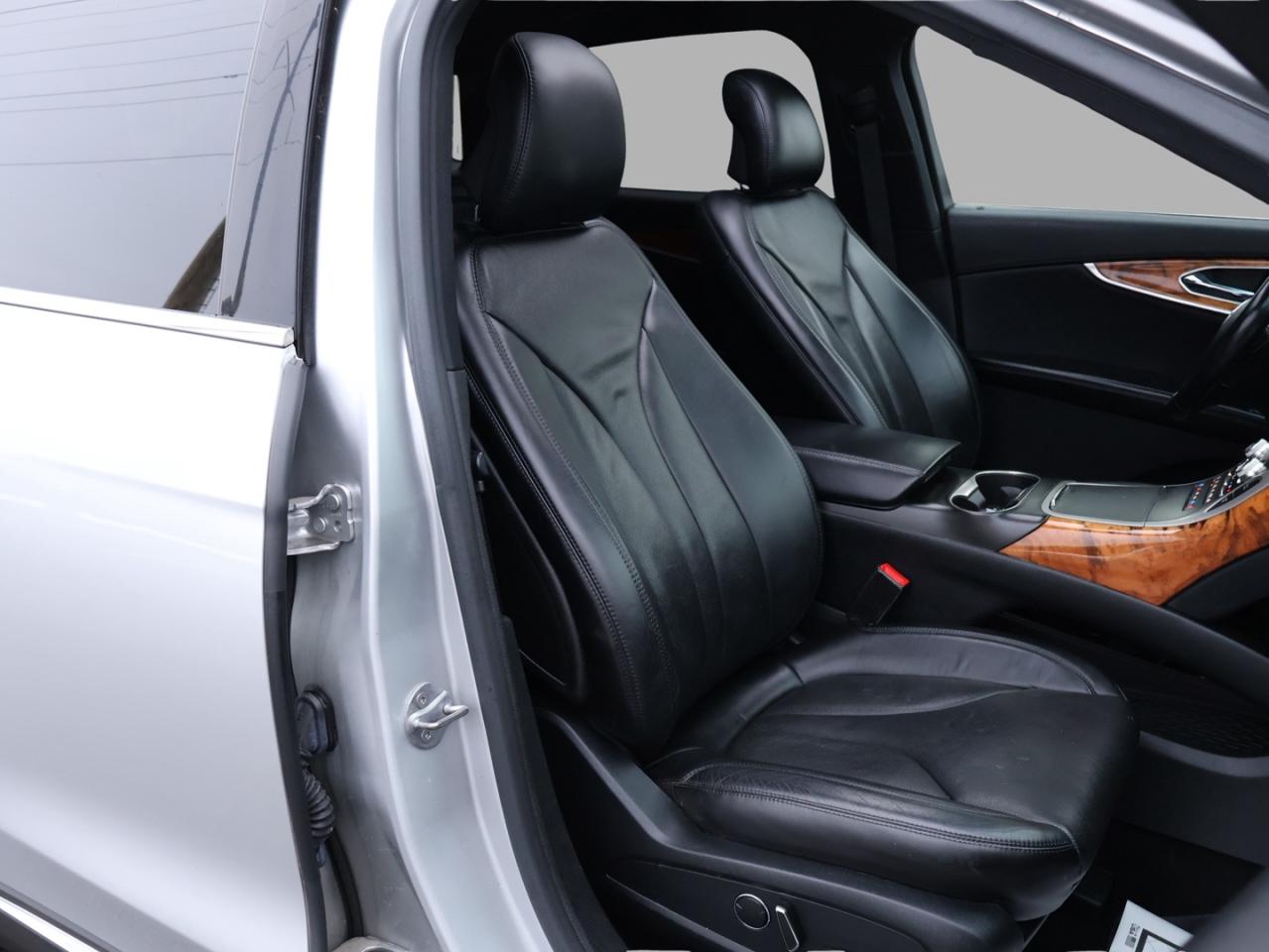 2016 Lincoln MKX V6 RESERVE AWD CERTIFIED *1 OWNER*ACCIDENT FREE* CAMERA NAV BLUETOOTH LEATHER HEATED SEATS PANO ROOF CRUISE ALLOYS Photo