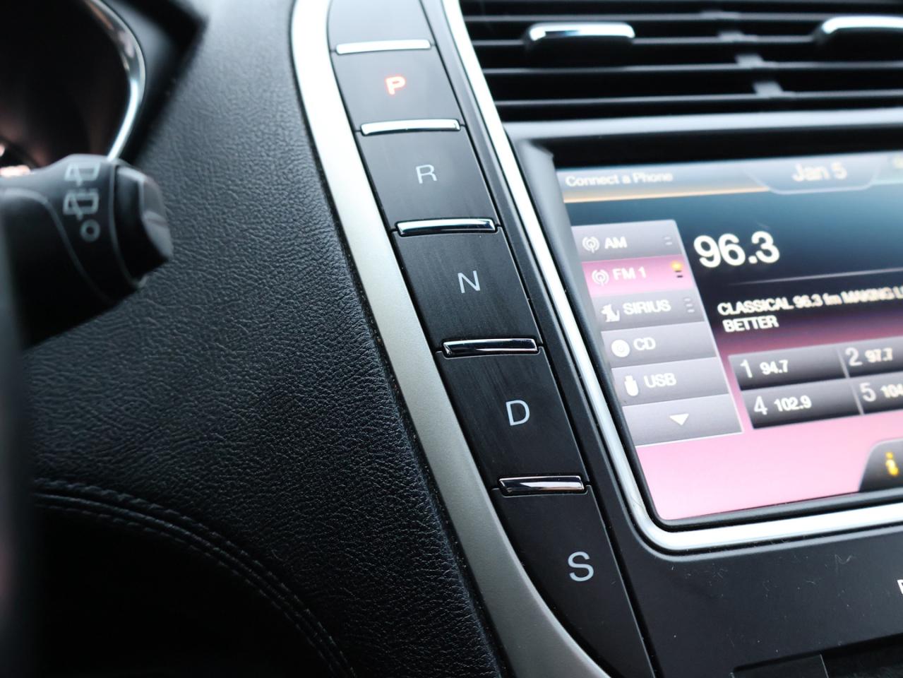 2016 Lincoln MKX V6 RESERVE AWD CERTIFIED *1 OWNER*ACCIDENT FREE* CAMERA NAV BLUETOOTH LEATHER HEATED SEATS PANO ROOF CRUISE ALLOYS Photo