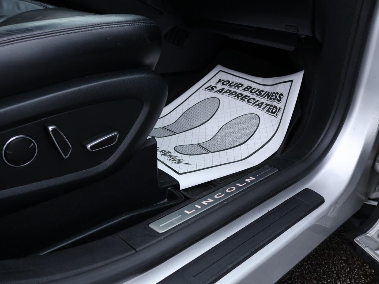 2016 Lincoln MKX V6 RESERVE AWD CERTIFIED *1 OWNER*ACCIDENT FREE* CAMERA NAV BLUETOOTH LEATHER HEATED SEATS PANO ROOF CRUISE ALLOYS Photo