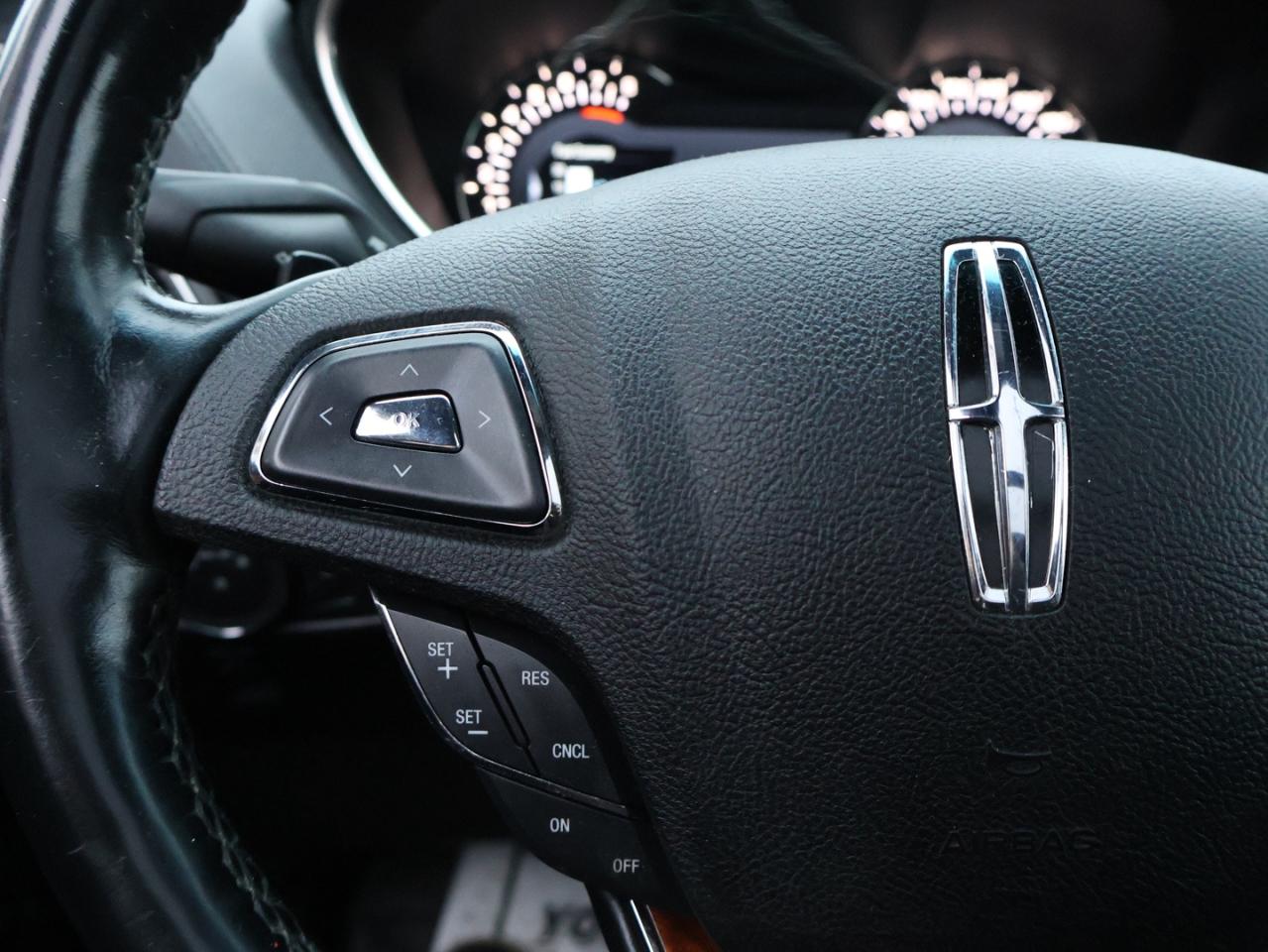 2016 Lincoln MKX V6 RESERVE AWD CERTIFIED *1 OWNER*ACCIDENT FREE* CAMERA NAV BLUETOOTH LEATHER HEATED SEATS PANO ROOF CRUISE ALLOYS Photo