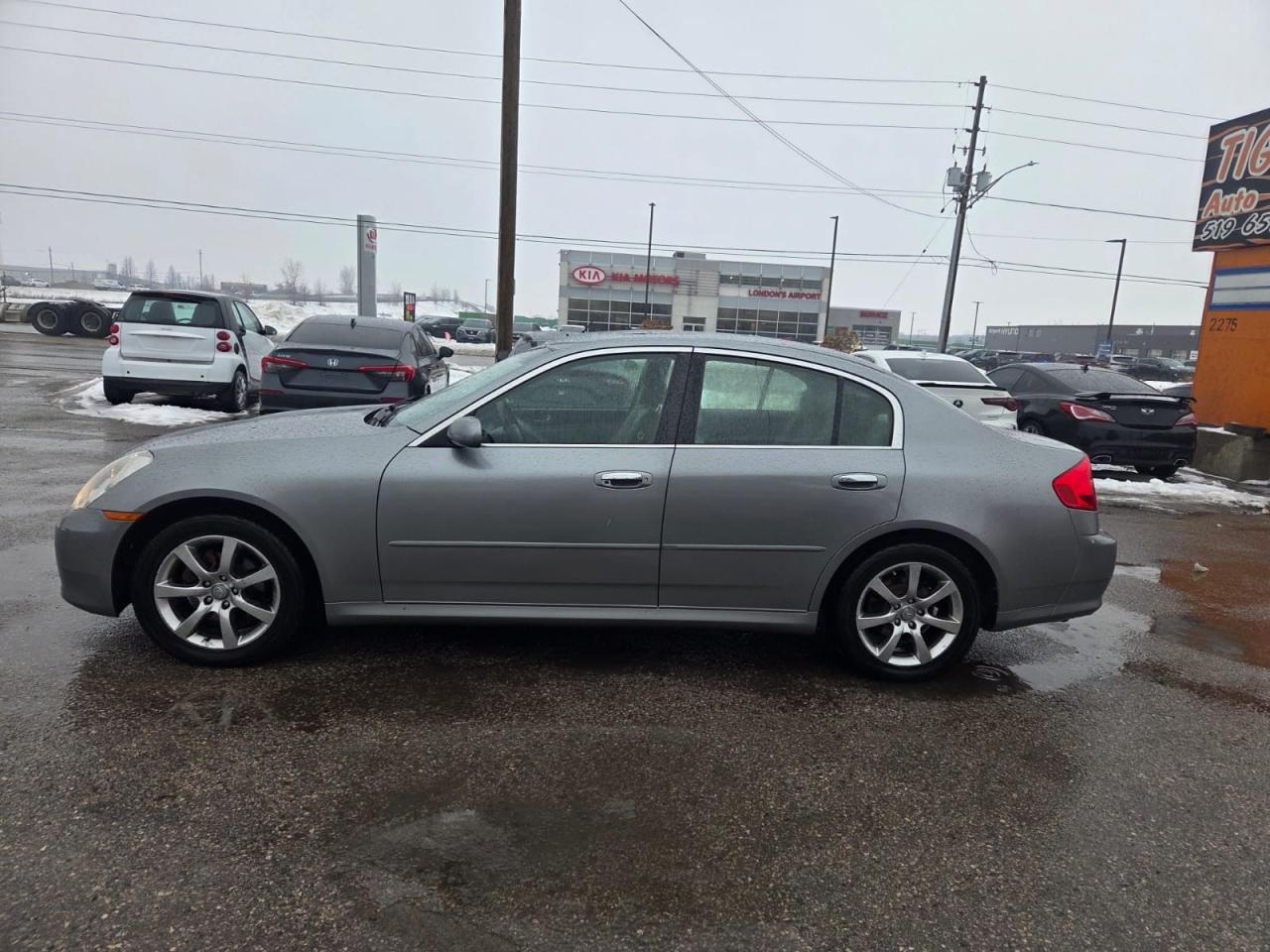 2005 Infiniti G35 SEDAN, LEATHER, LOADED, AUTO, ONLY 166KMS, AS IS Photo