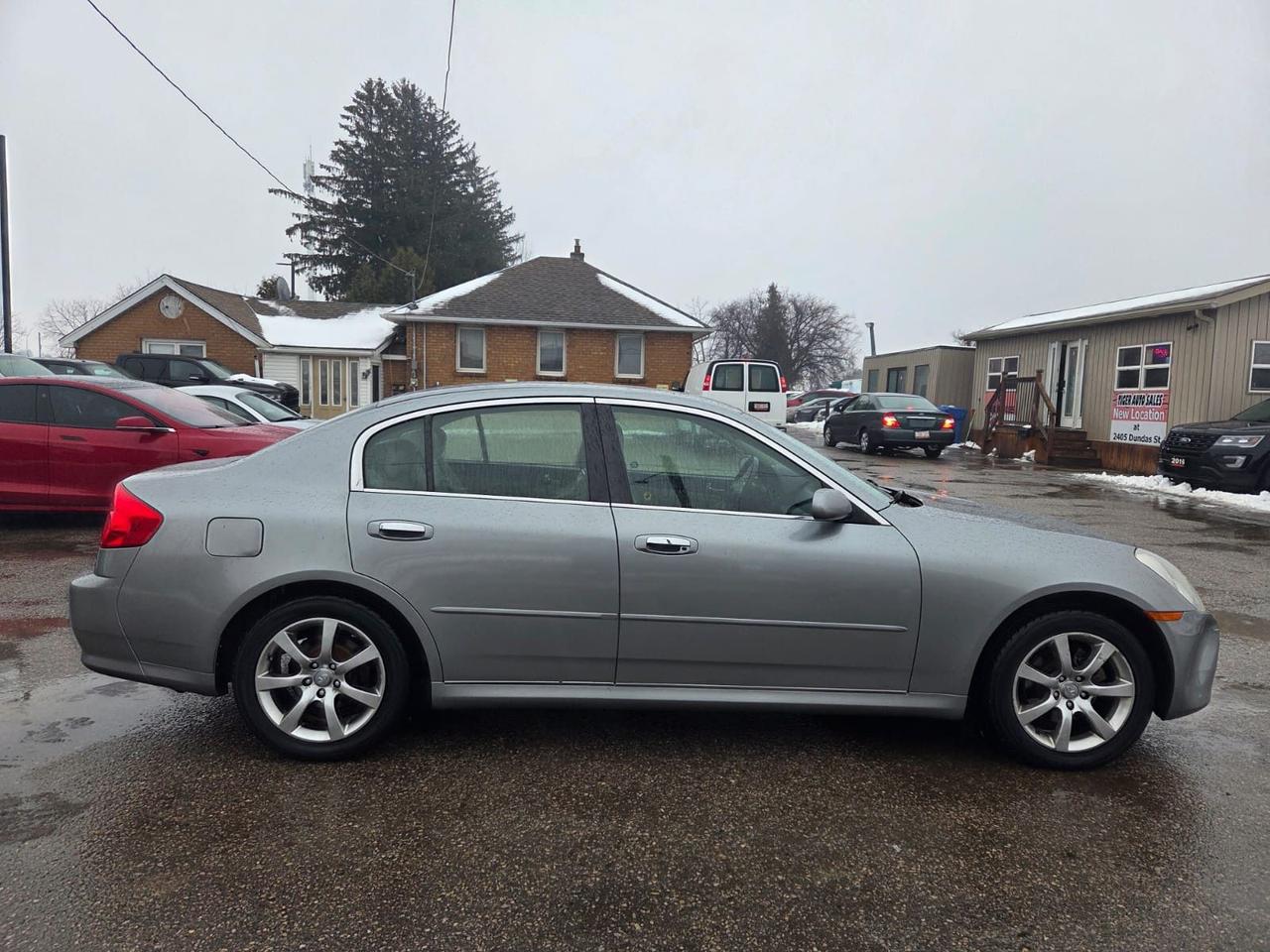 2005 Infiniti G35 SEDAN, LEATHER, LOADED, AUTO, ONLY 166KMS, AS IS Photo