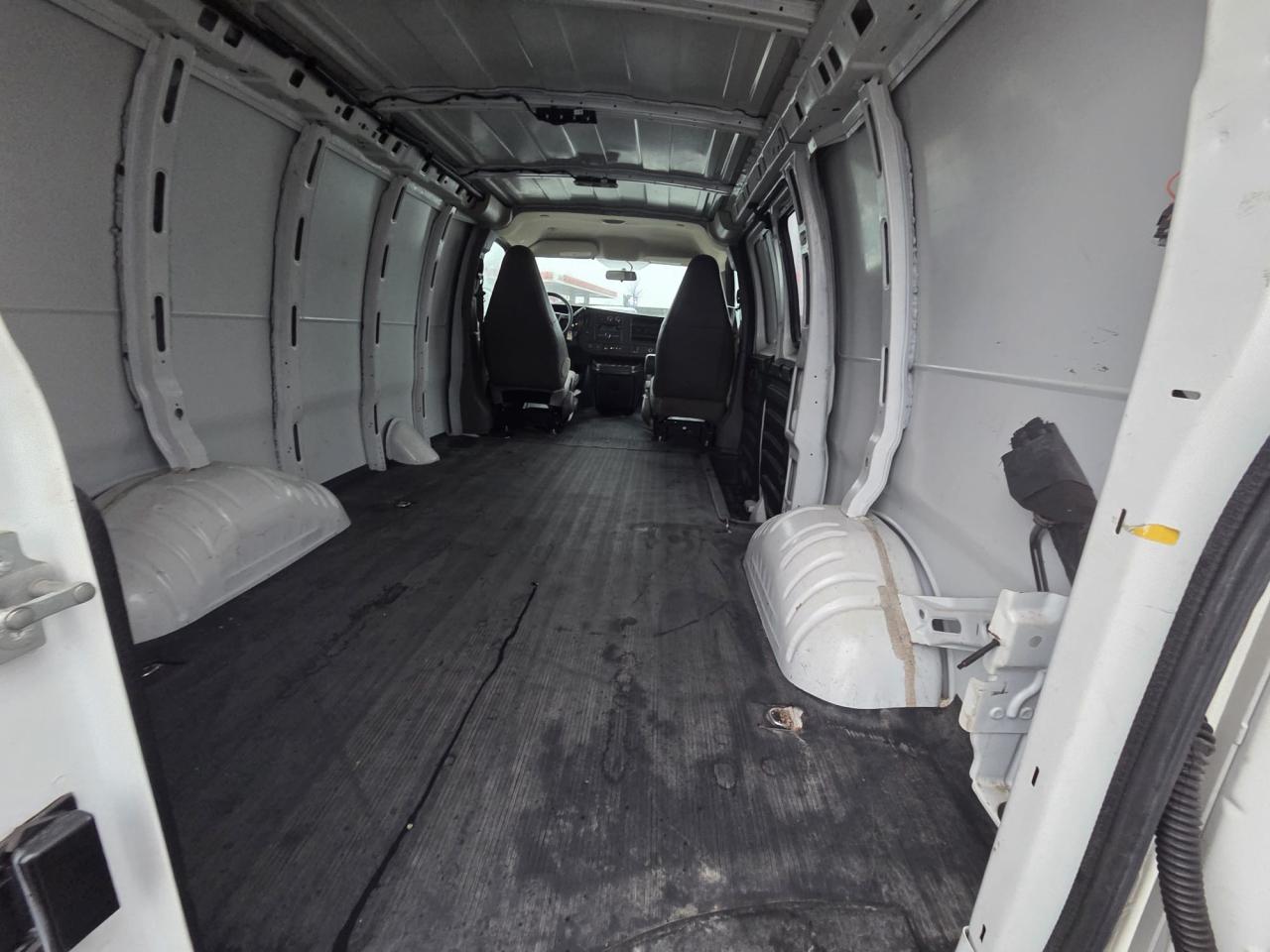 2020 Chevrolet Express Cargo Van G2500, V6, CARGO VAN, ONLY 94,000KMS, CERTIFIED Photo