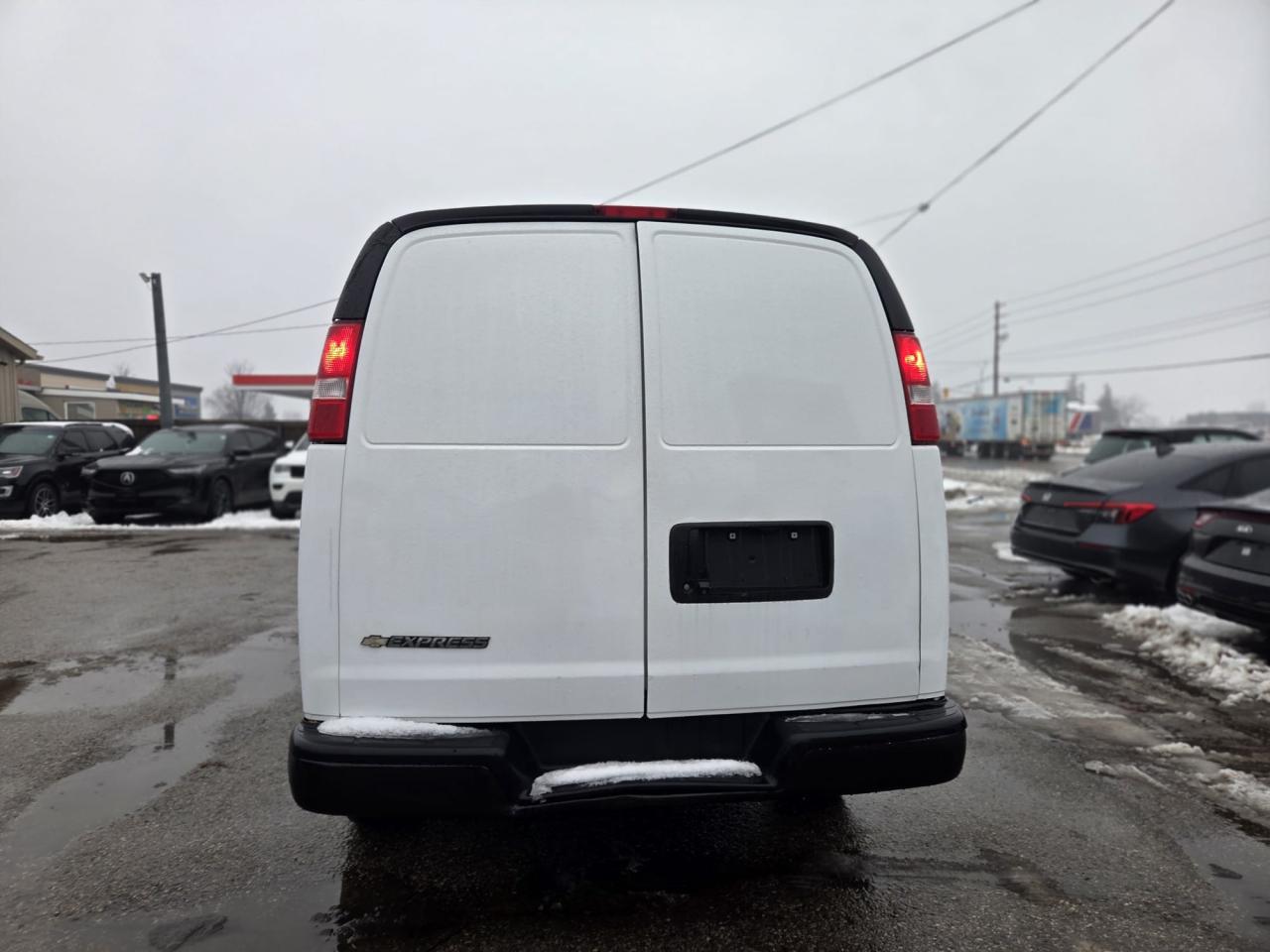 2020 Chevrolet Express Cargo Van G2500, V6, CARGO VAN, ONLY 94,000KMS, CERTIFIED Photo3