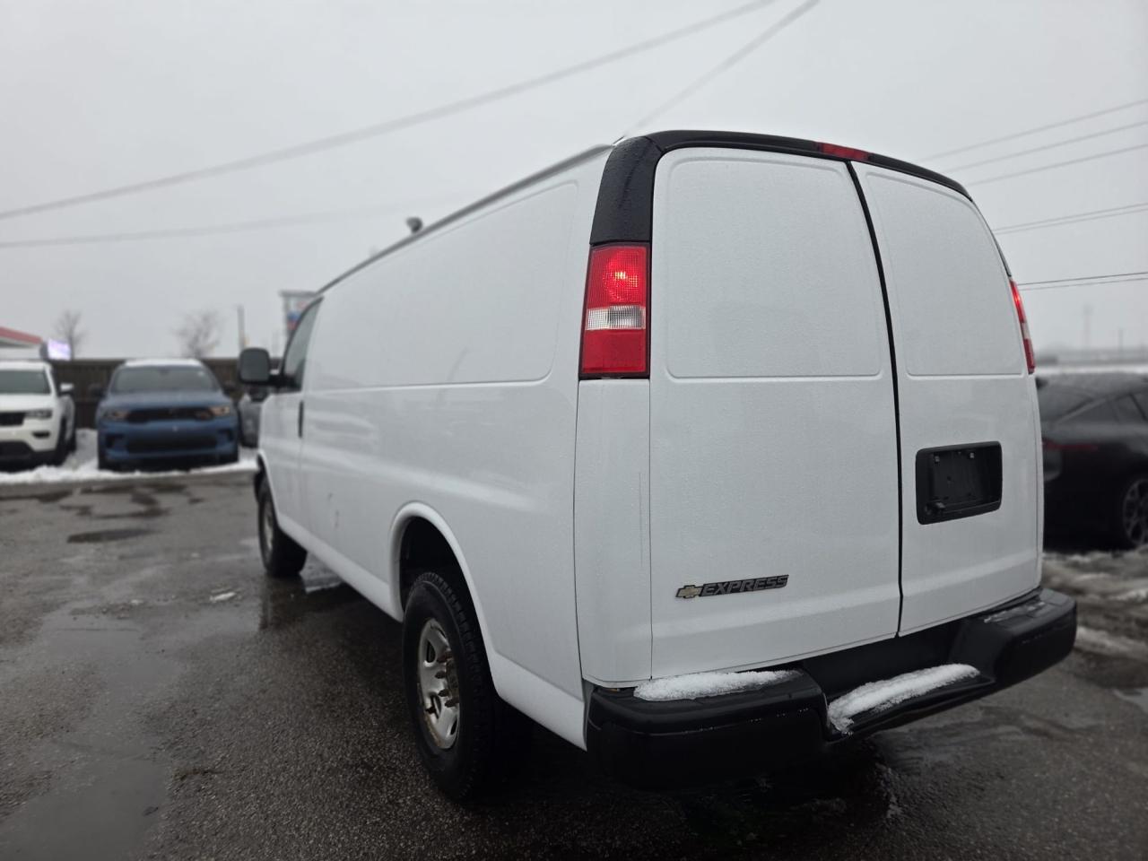 2020 Chevrolet Express Cargo Van G2500, V6, CARGO VAN, ONLY 94,000KMS, CERTIFIED Photo2