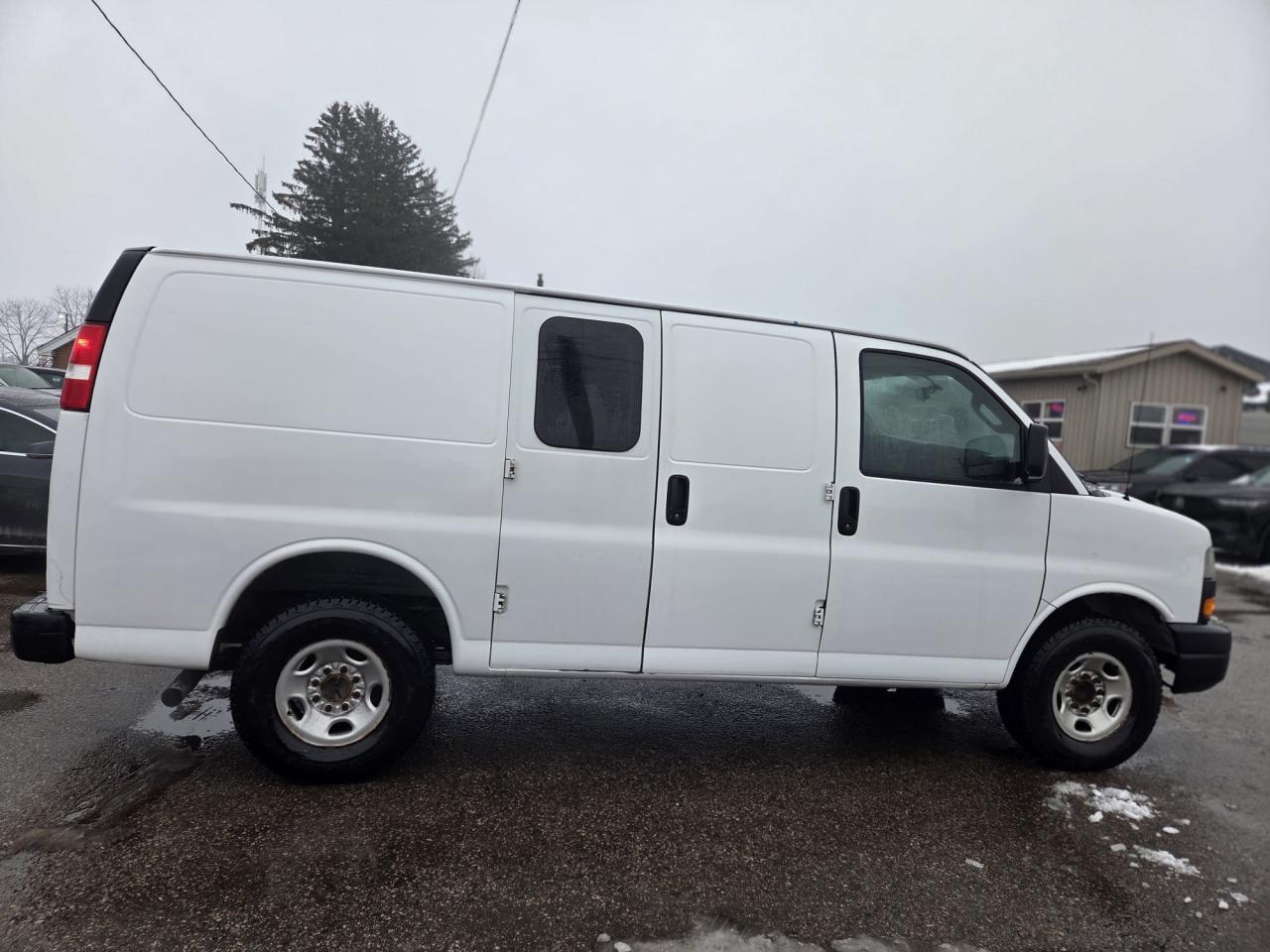 2020 Chevrolet Express Cargo Van G2500, V6, CARGO VAN, ONLY 94,000KMS, CERTIFIED Photo