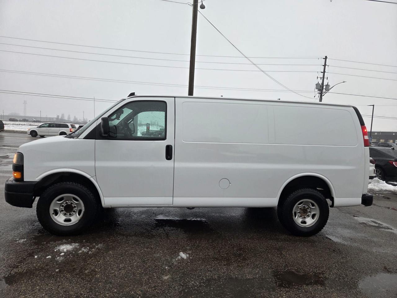 2020 Chevrolet Express Cargo Van G3500, V8, CARGO VAN, ONLY 101KMS, CERTIFIED Photo
