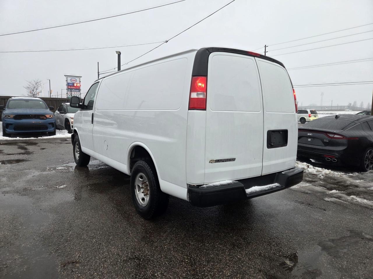 2020 Chevrolet Express Cargo Van G3500, V8, CARGO VAN, ONLY 101KMS, CERTIFIED Photo