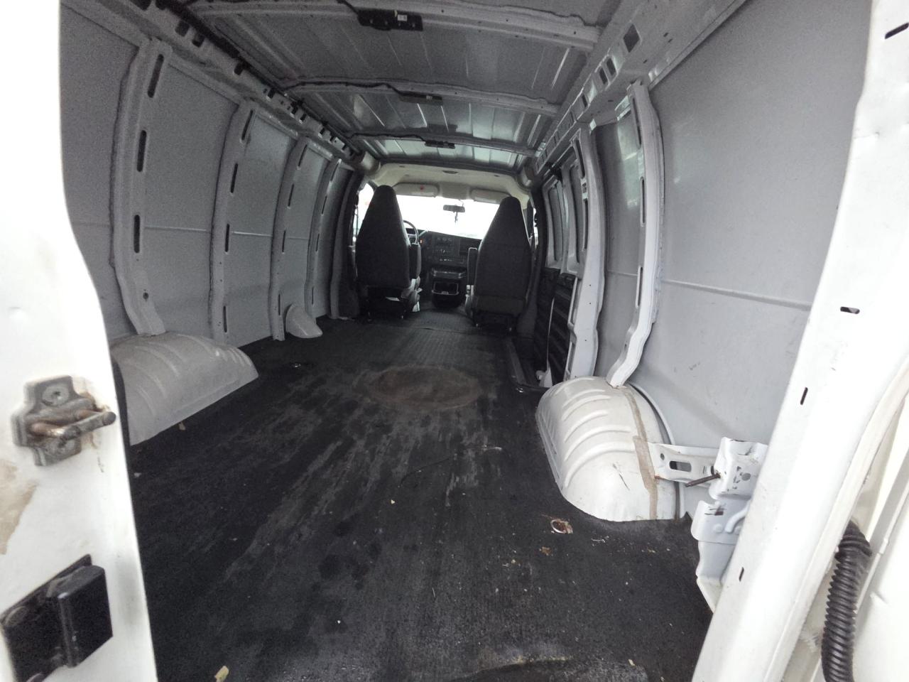 2020 Chevrolet Express Cargo Van G3500, V8, CARGO VAN, ONLY 101KMS, CERTIFIED Photo