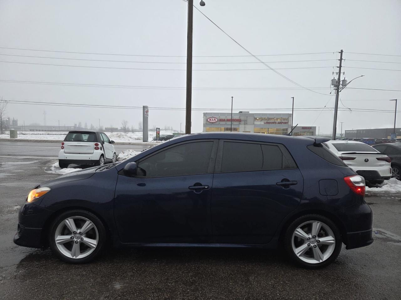 2009 Toyota Matrix XR, AUTO, HATCH, RELIABLE, CERTIFIED Photo