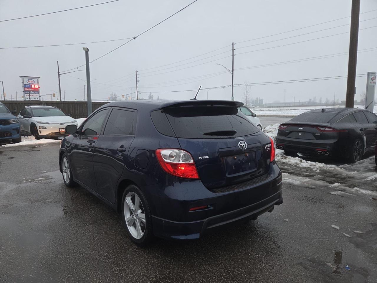 2009 Toyota Matrix XR, AUTO, HATCH, RELIABLE, CERTIFIED Photo