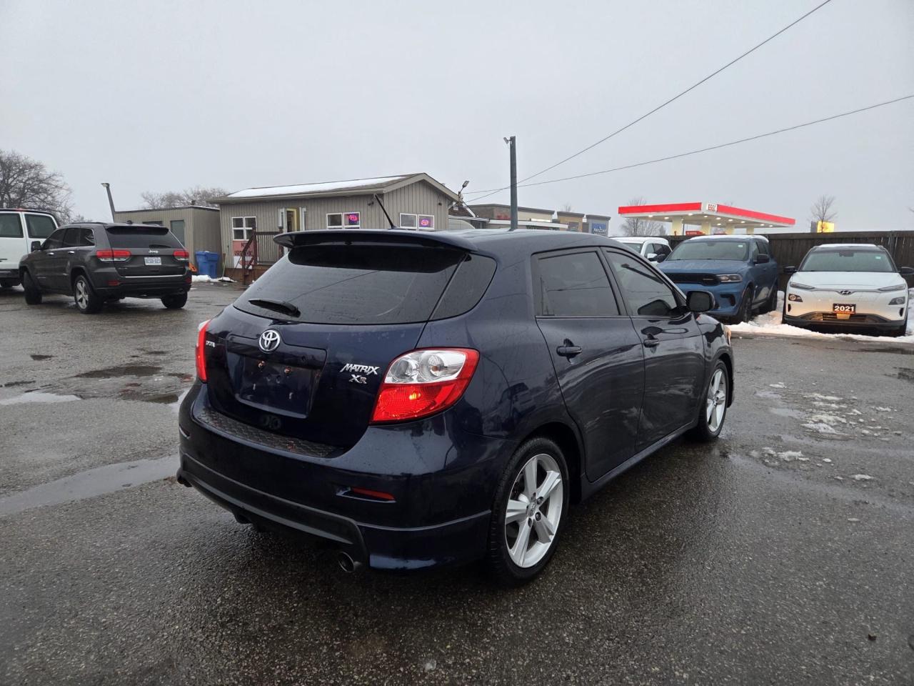 2009 Toyota Matrix XR, AUTO, HATCH, RELIABLE, CERTIFIED Photo