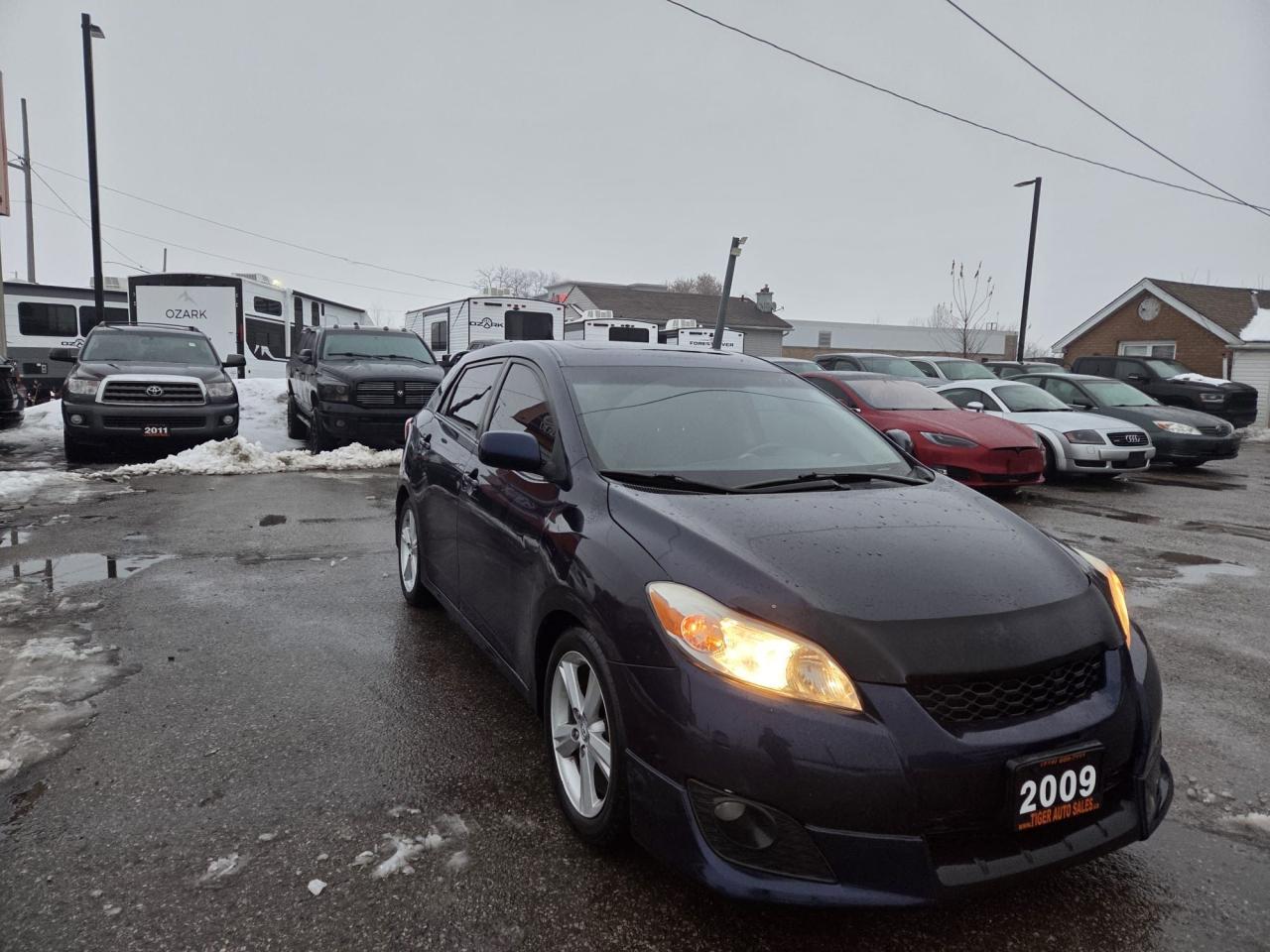2009 Toyota Matrix XR, AUTO, HATCH, RELIABLE, CERTIFIED Photo
