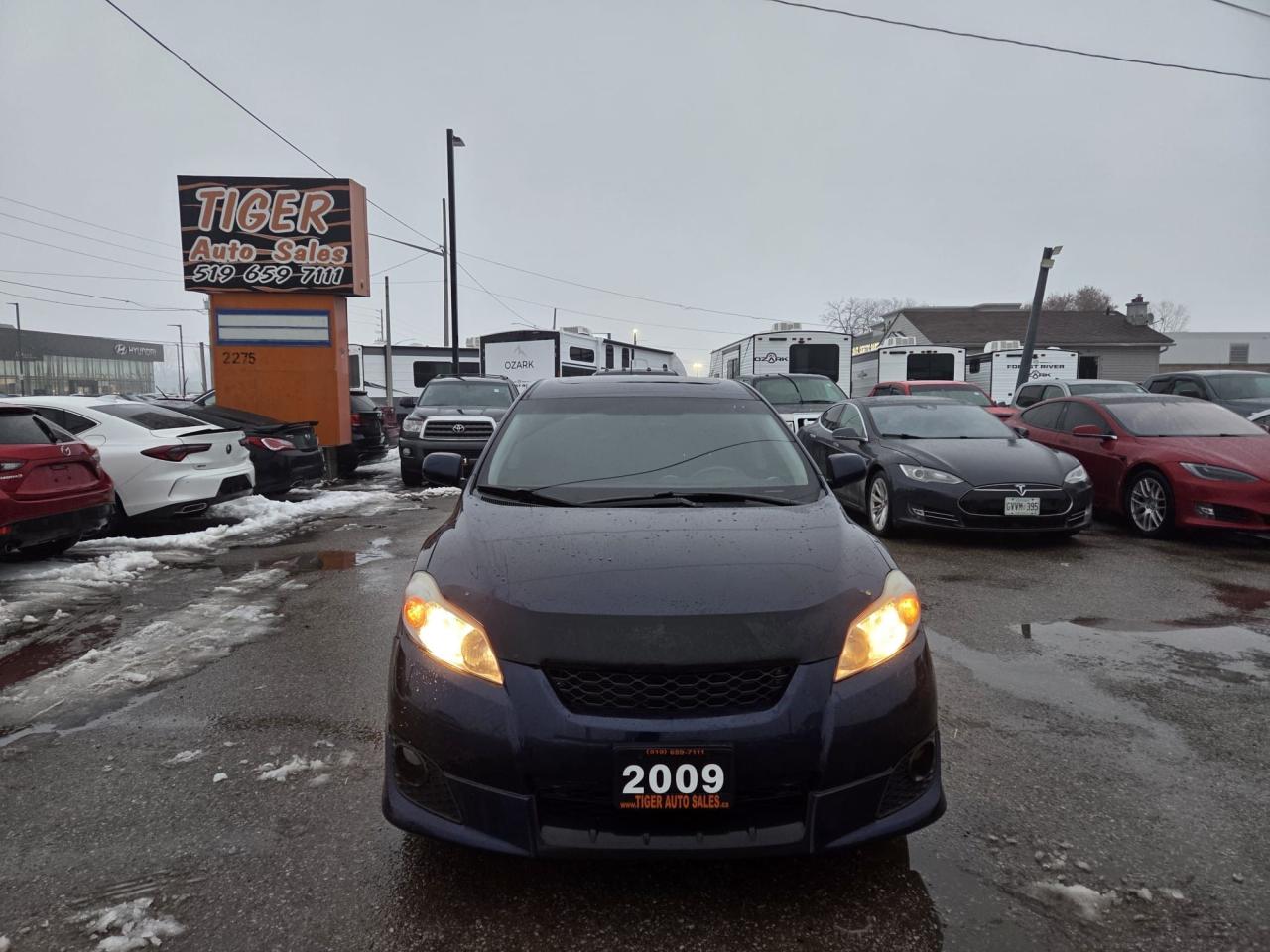 2009 Toyota Matrix XR, AUTO, HATCH, RELIABLE, CERTIFIED Photo