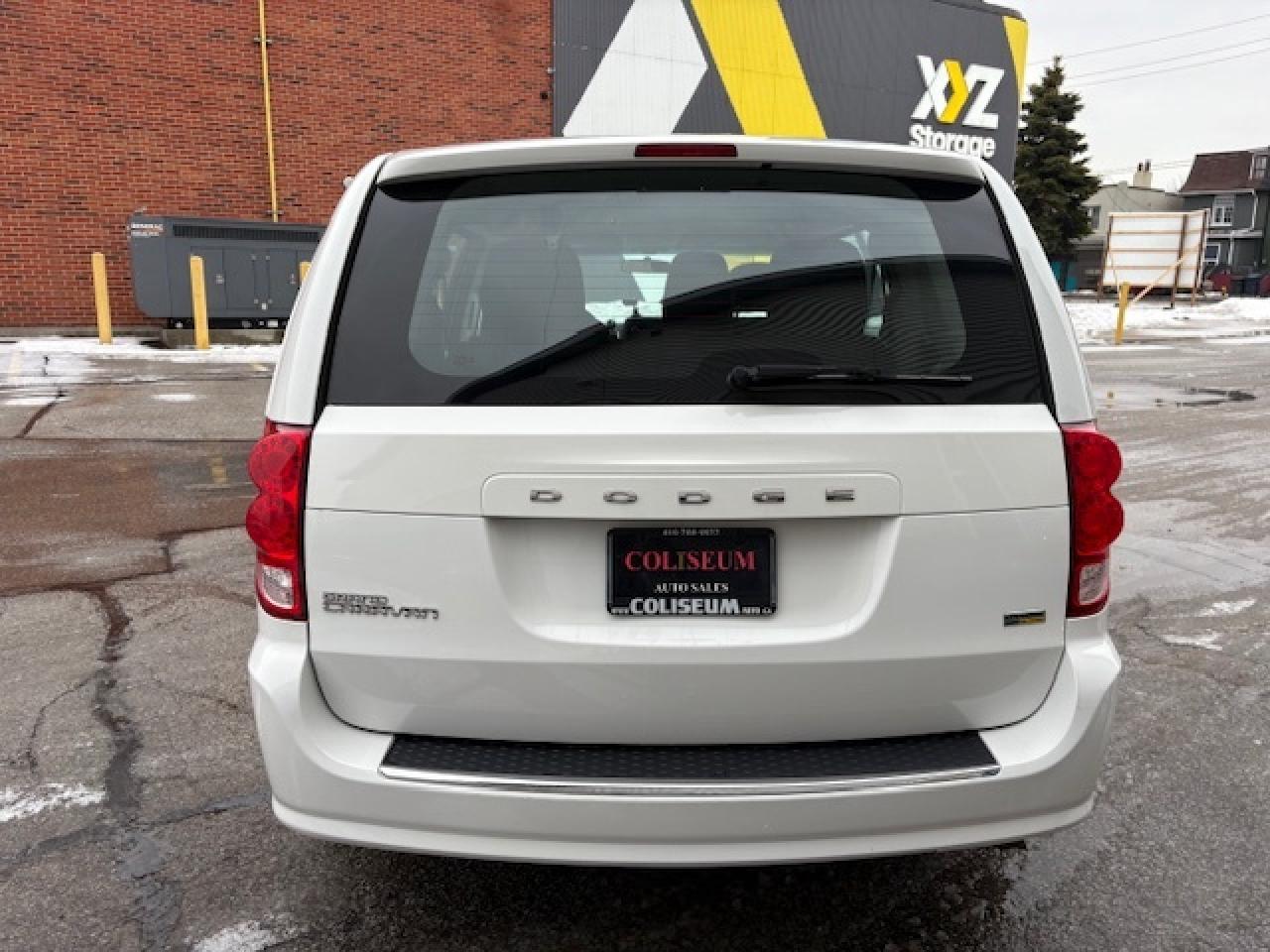 2016 Dodge Grand Caravan Canada Value Package **ONLY 94,000KM-1 OWNER** Photo3