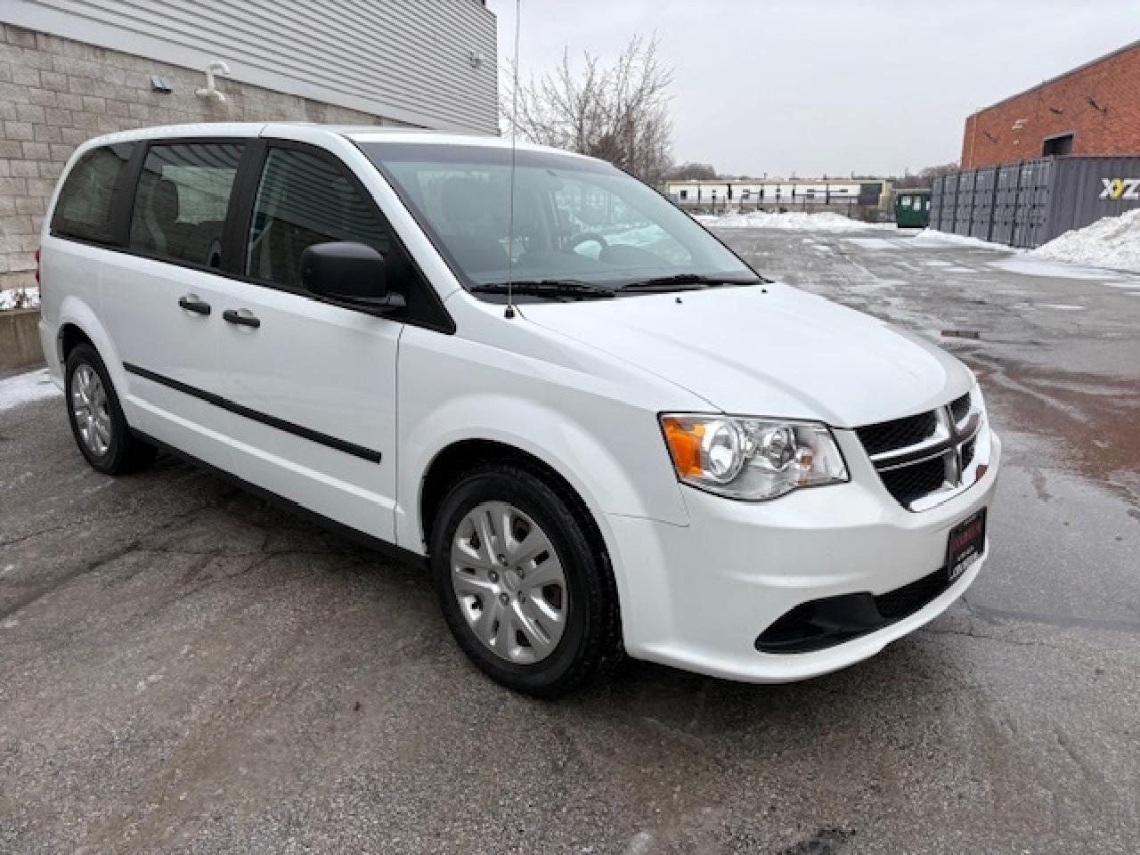 2016 Dodge Grand Caravan Canada Value Package **ONLY 94,000KM-1 OWNER** Photo
