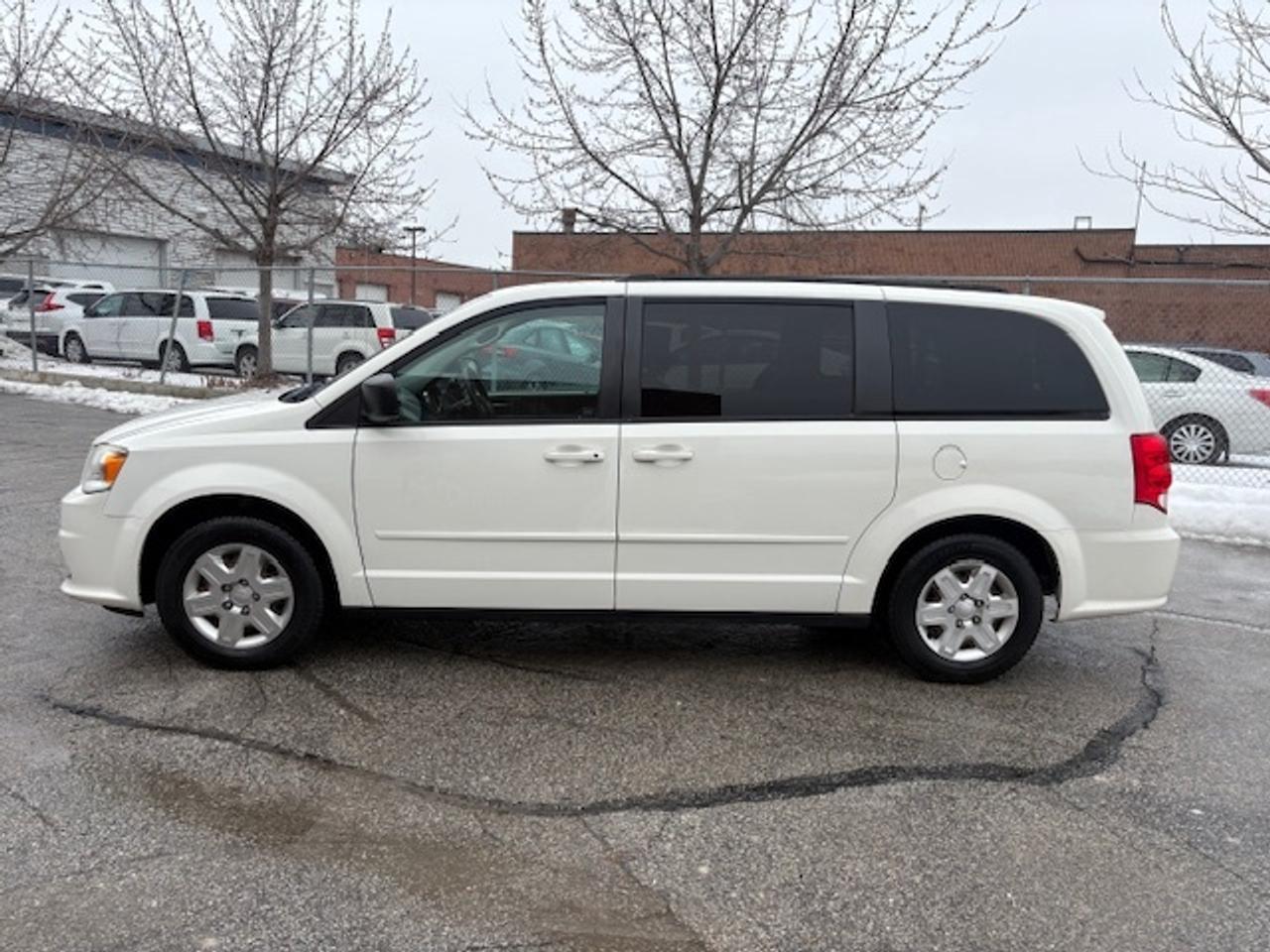 2013 Dodge Grand Caravan SE-FULL STOW AND GO-ONLY 89,000KM-1 OWNER Photo