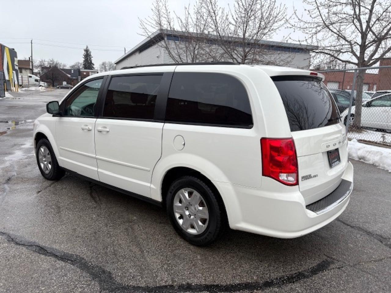 2013 Dodge Grand Caravan SE-FULL STOW AND GO-ONLY 89,000KM-1 OWNER Photo