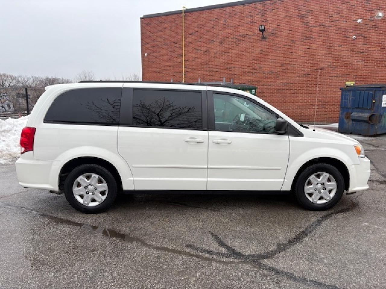 2013 Dodge Grand Caravan SE-FULL STOW AND GO-ONLY 89,000KM-1 OWNER Photo