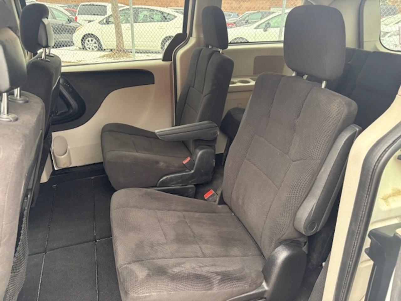 2013 Dodge Grand Caravan SE-FULL STOW AND GO-ONLY 89,000KM-1 OWNER Photo