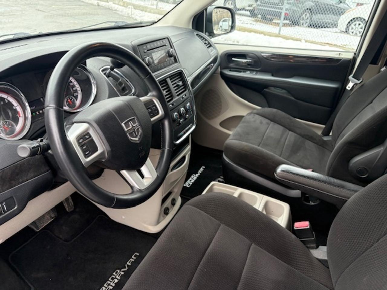 2013 Dodge Grand Caravan SE-FULL STOW AND GO-ONLY 89,000KM-1 OWNER Photo