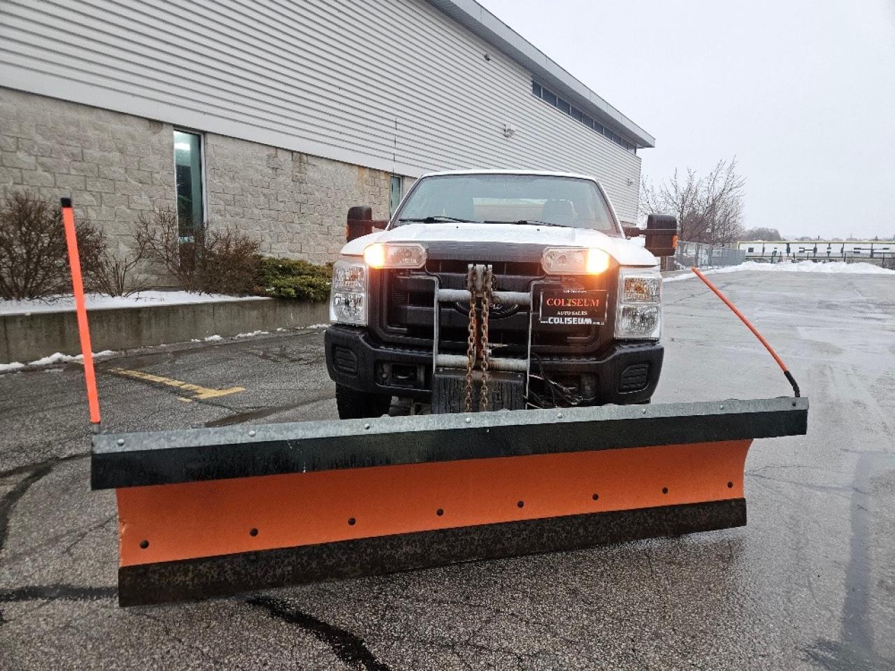 2016 Ford F-250 Super Duty SRW 4WD ARCTIC SNOW PLOW ONLY 80KM-SHORT BOX & SALTER Photo