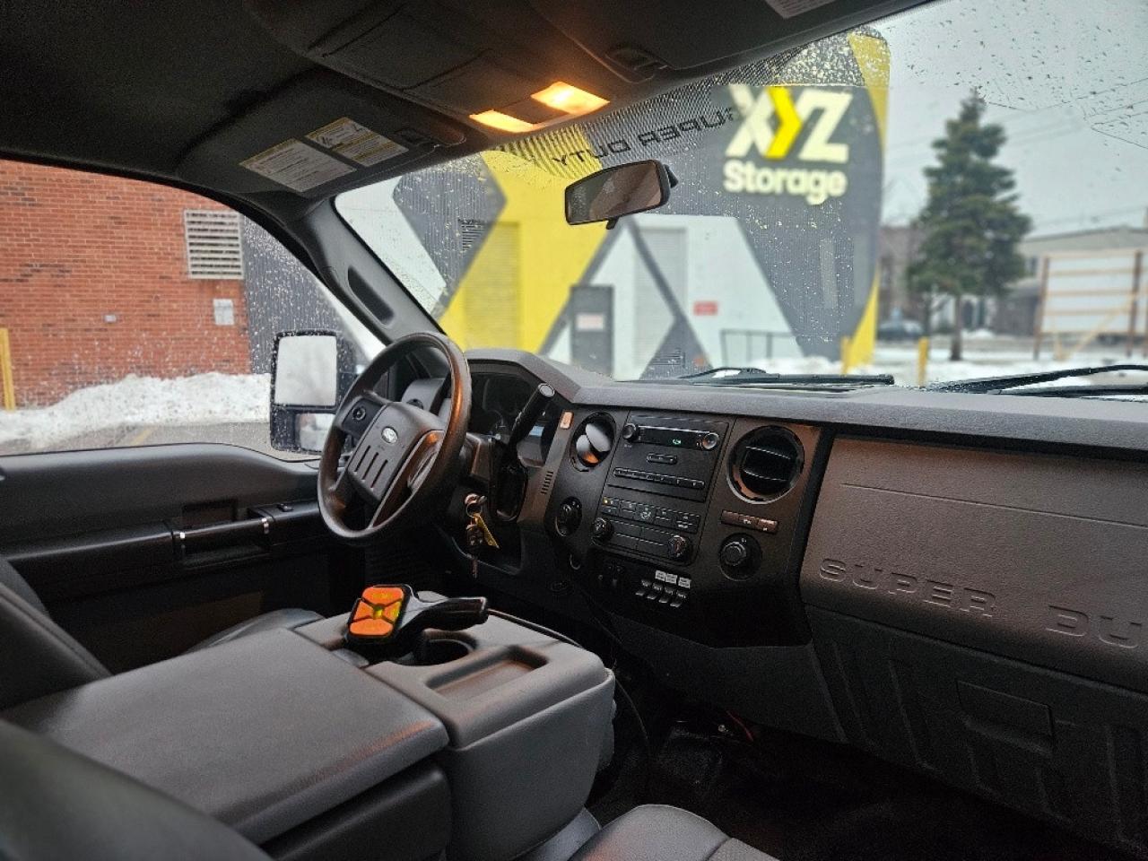 2016 Ford F-250 Super Duty SRW 4WD ARCTIC SNOW PLOW ONLY 80KM-SHORT BOX & SALTER Photo