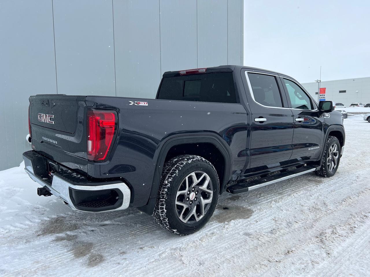2024 GMC Sierra 1500 SLT One Owner | Premium Package | X31 | 20" Wheels Photo