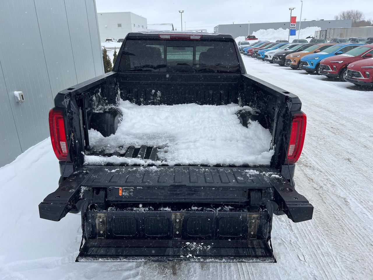 2024 GMC Sierra 1500 SLT One Owner | Premium Package | X31 | 20" Wheels Photo