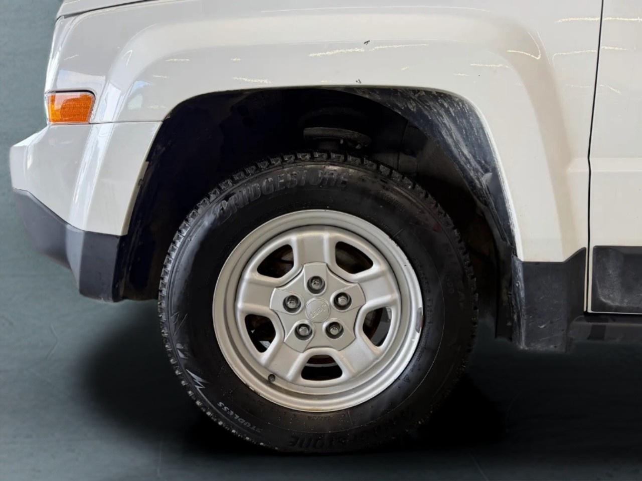 2016 Jeep Patriot SPORT Photo