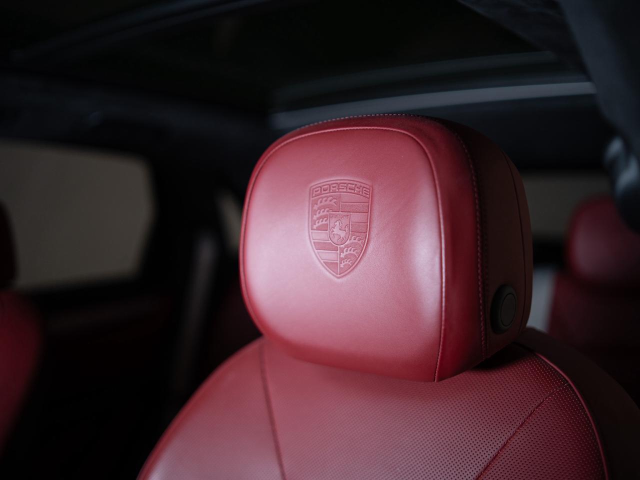 2023 Porsche Cayenne PLATINUM EDITION | HUD | PREMIUM PLUS PKG | 21 IN Photo