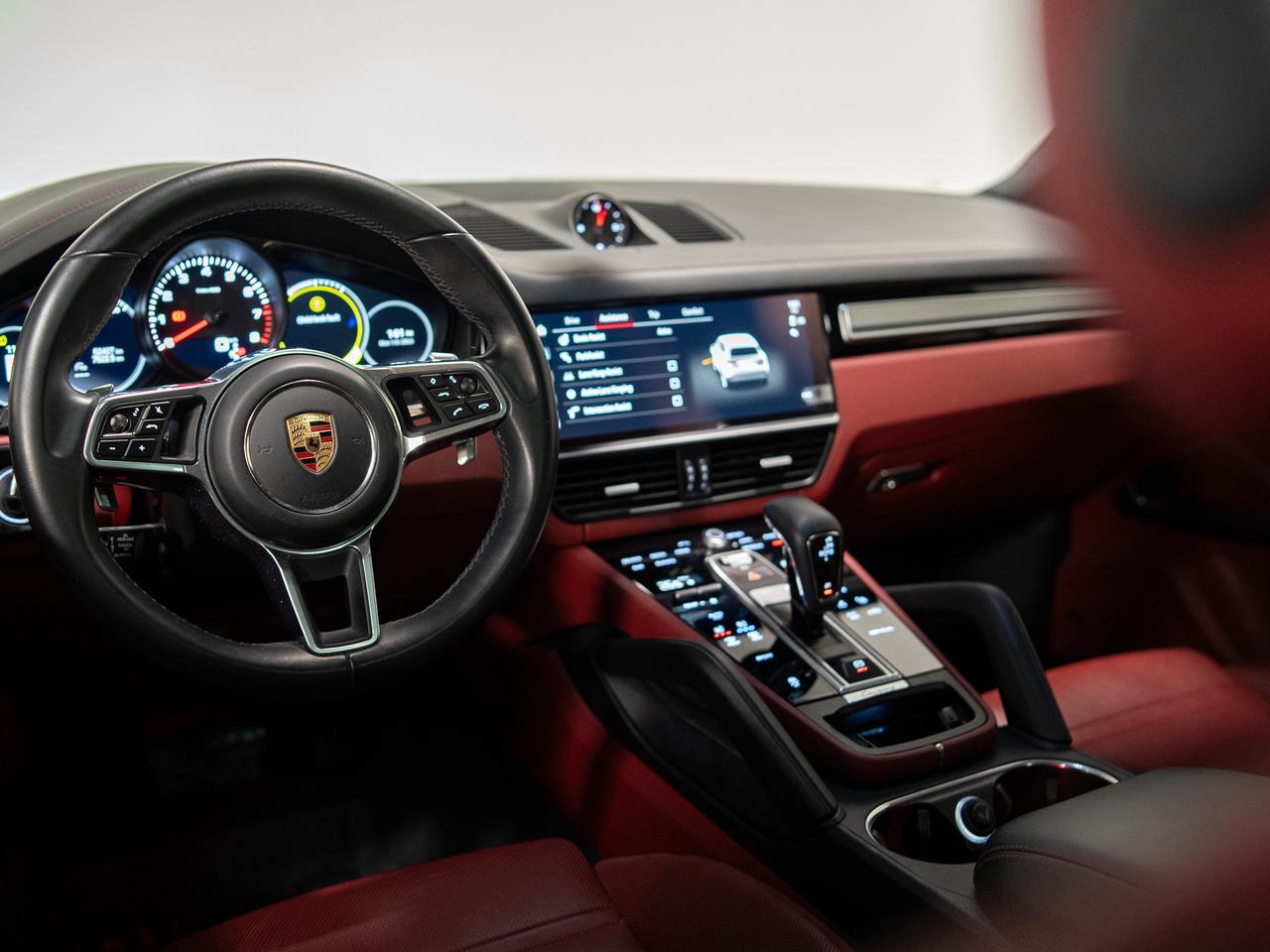 2023 Porsche Cayenne PLATINUM | SUPPORT DESIGN & ASSISTANCE PKG | 21 IN Photo