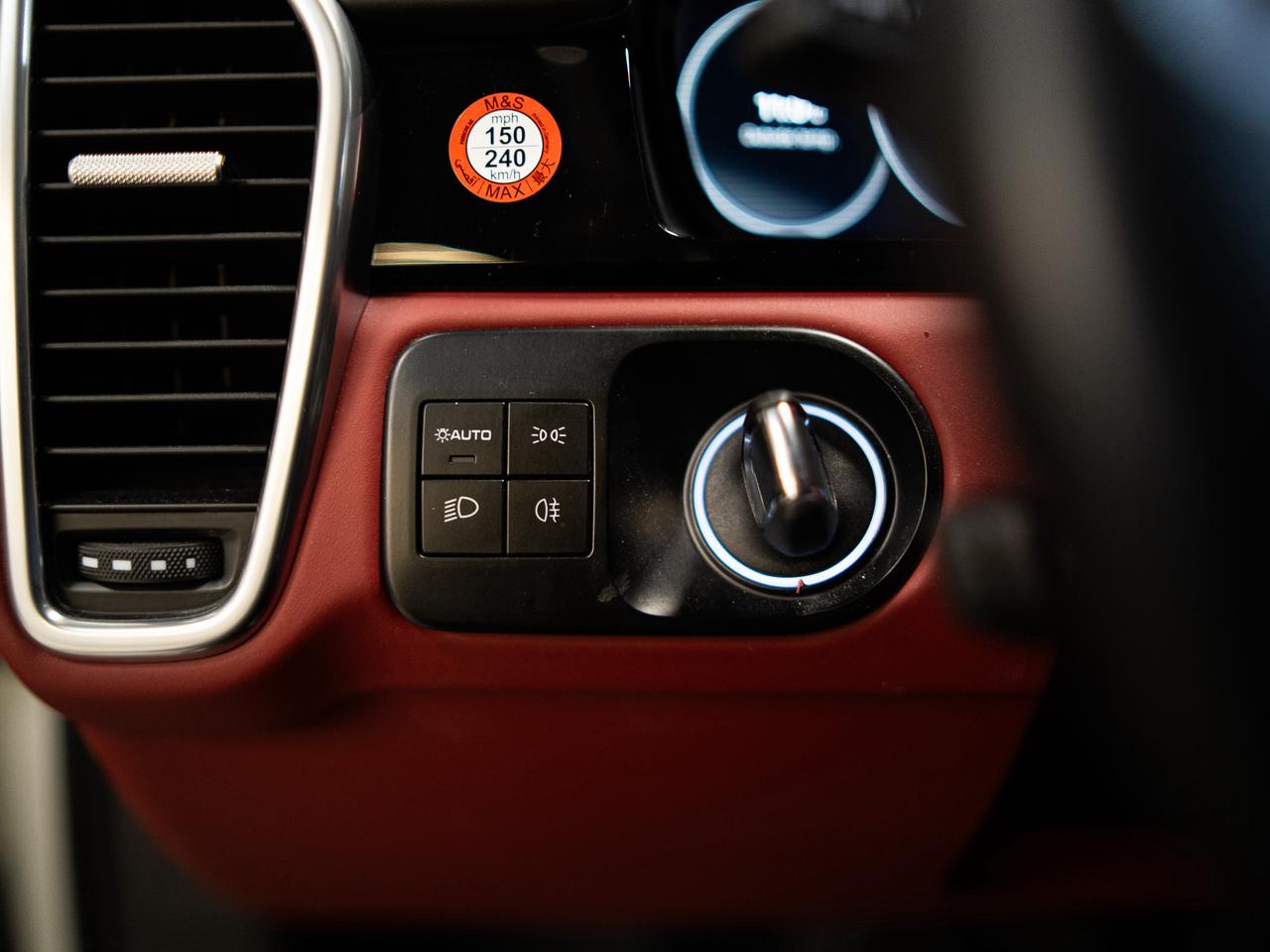 2023 Porsche Cayenne PLATINUM | SUPPORT DESIGN & ASSISTANCE PKG | 21 IN Photo