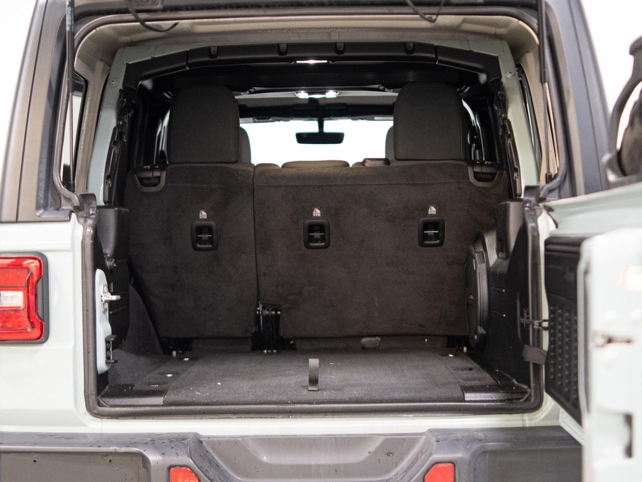 2023 Jeep Wrangler RUBICON | UNLIMITED | V6 | 4-DOOR | NAV Photo