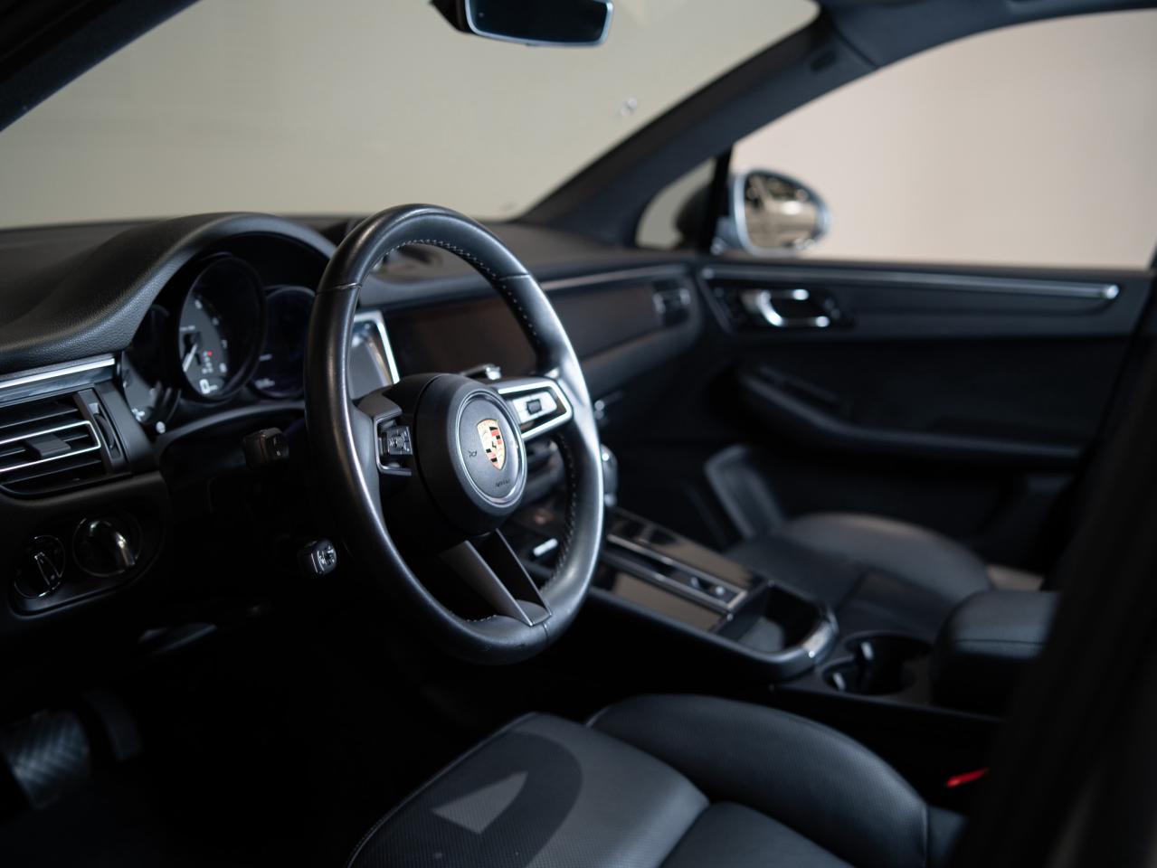 2023 Porsche Macan PREMIUM PLUS PKG | BOSE | 20 IN Photo