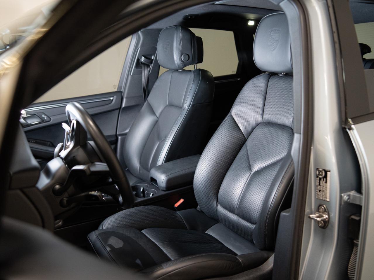 2023 Porsche Macan PREMIUM PLUS PKG | BOSE | 20 IN Photo