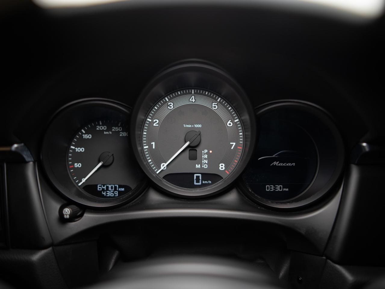 2023 Porsche Macan PREMIUM PLUS PKG | BOSE | 20 IN Photo