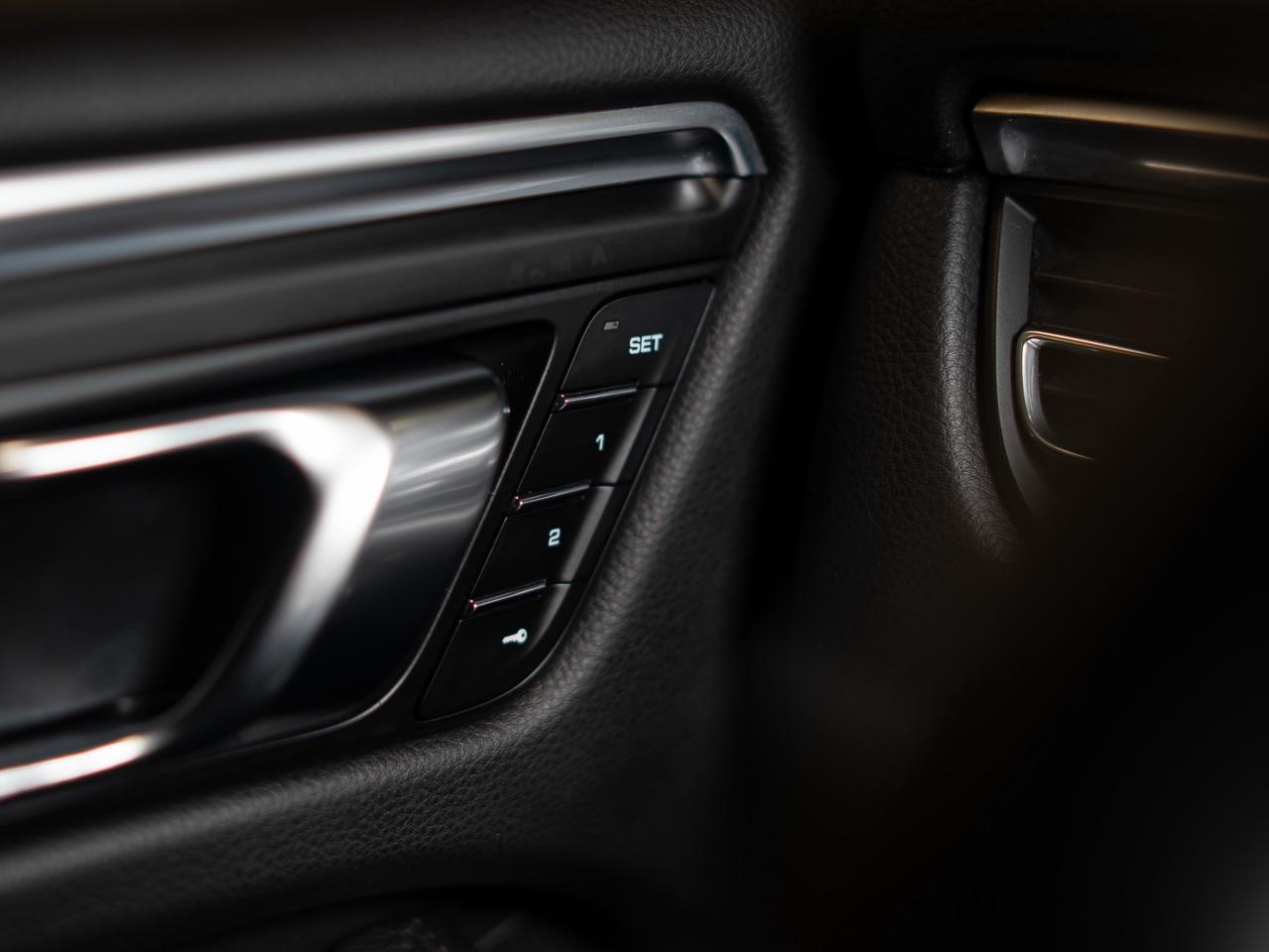 2023 Porsche Macan PREMIUM PLUS PKG | BOSE | 20 IN Photo