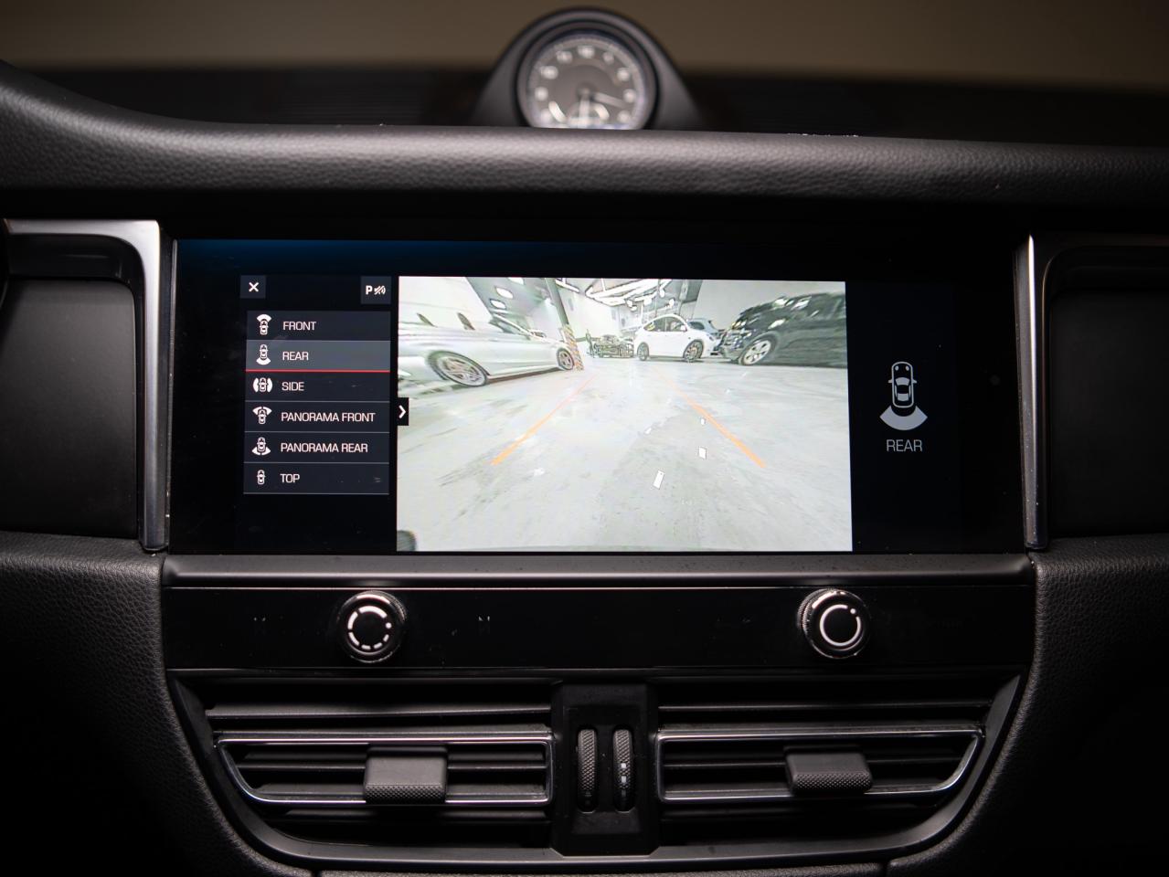 2023 Porsche Macan PREMIUM PLUS PKG | BOSE | 20 IN Photo