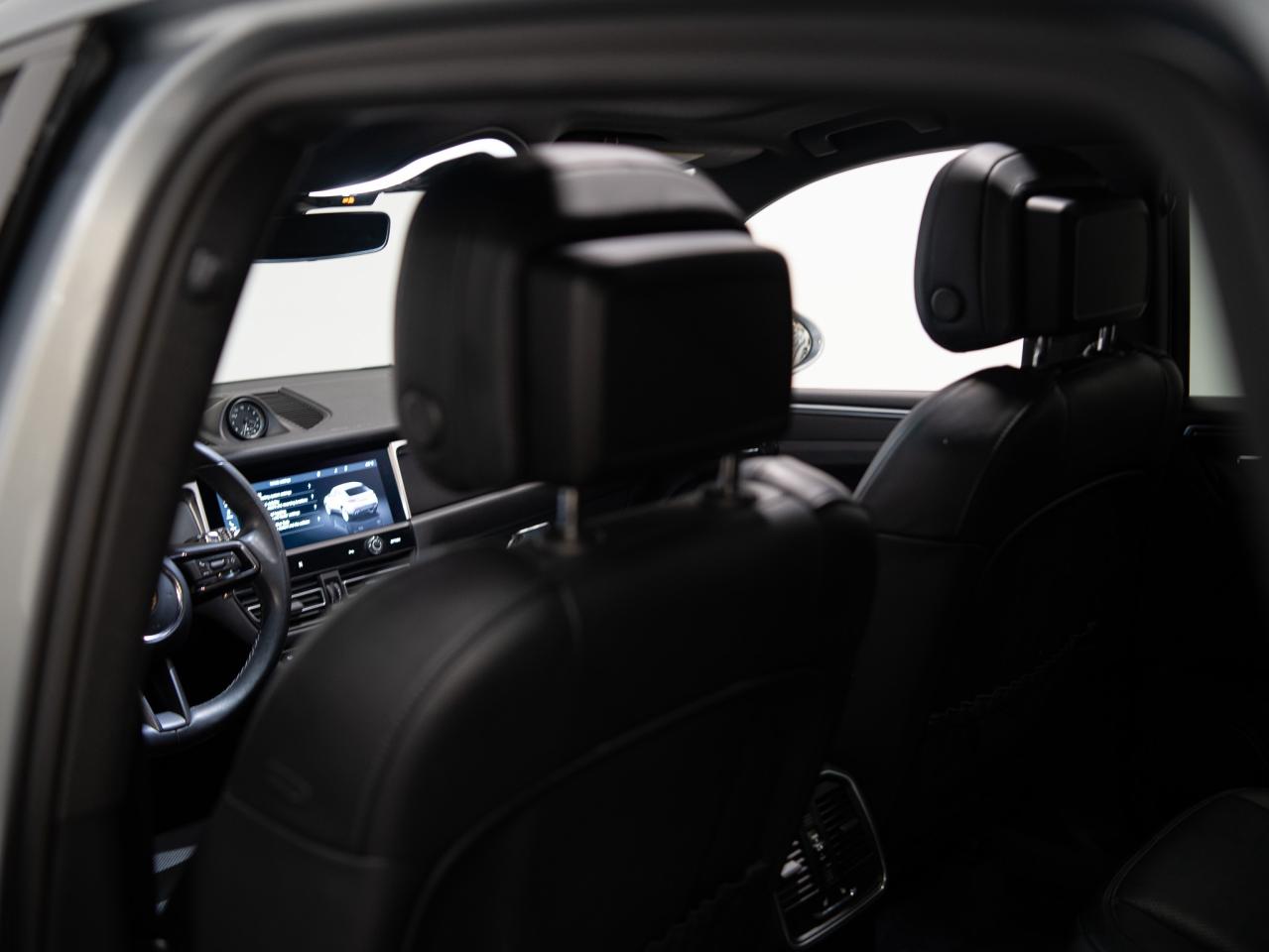 2023 Porsche Macan PREMIUM PLUS PKG | BOSE | 20 IN Photo