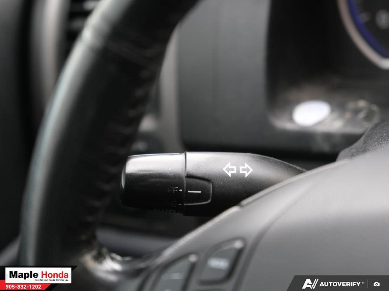 2011 Honda CR-V Leather Seats| Sunroof| Heated Seats| Photo