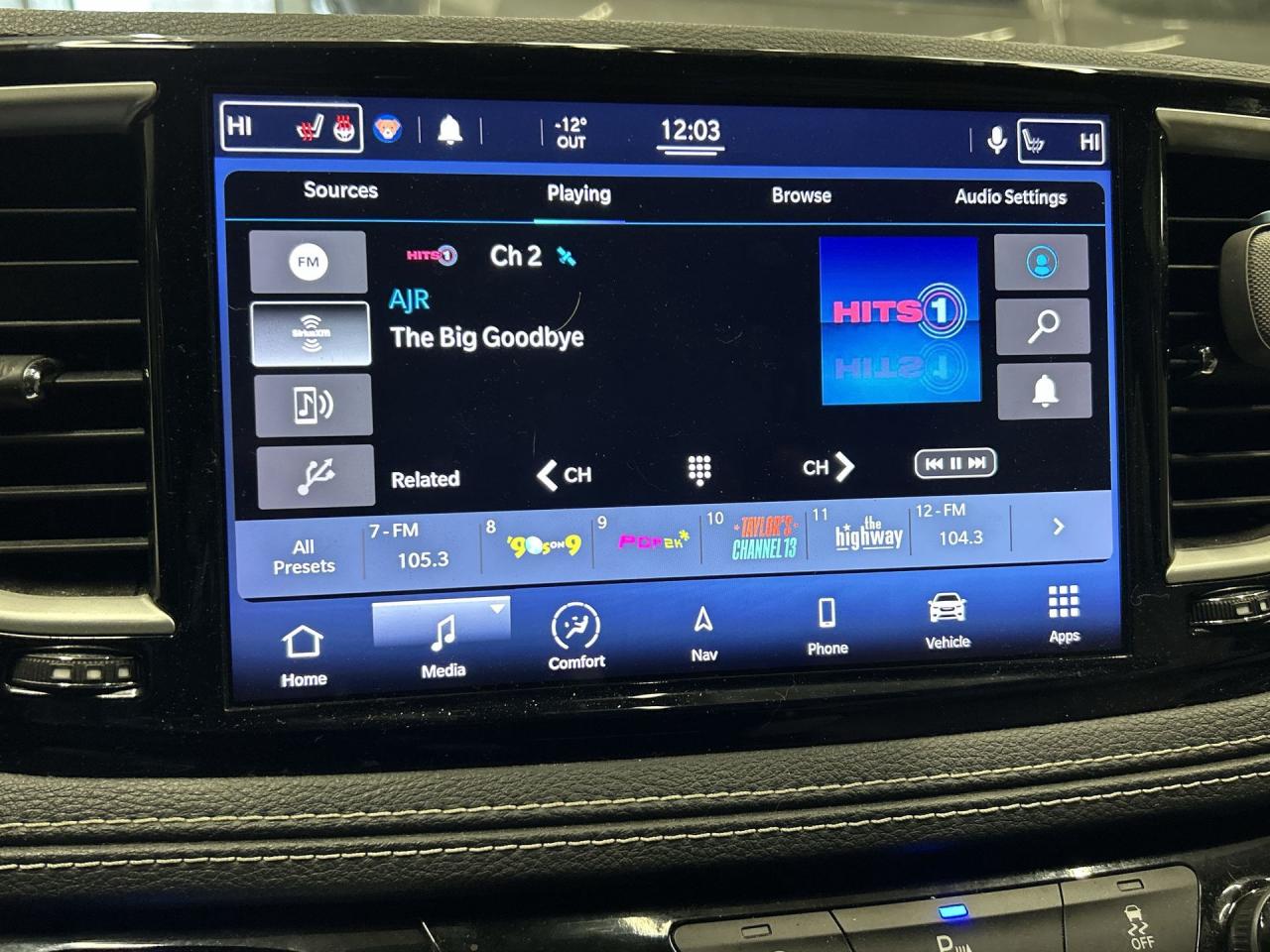 2021 Chrysler Pacifica TOURING L PLUS | 7-PASS | HTD LEATHER | CARPLAY Photo3